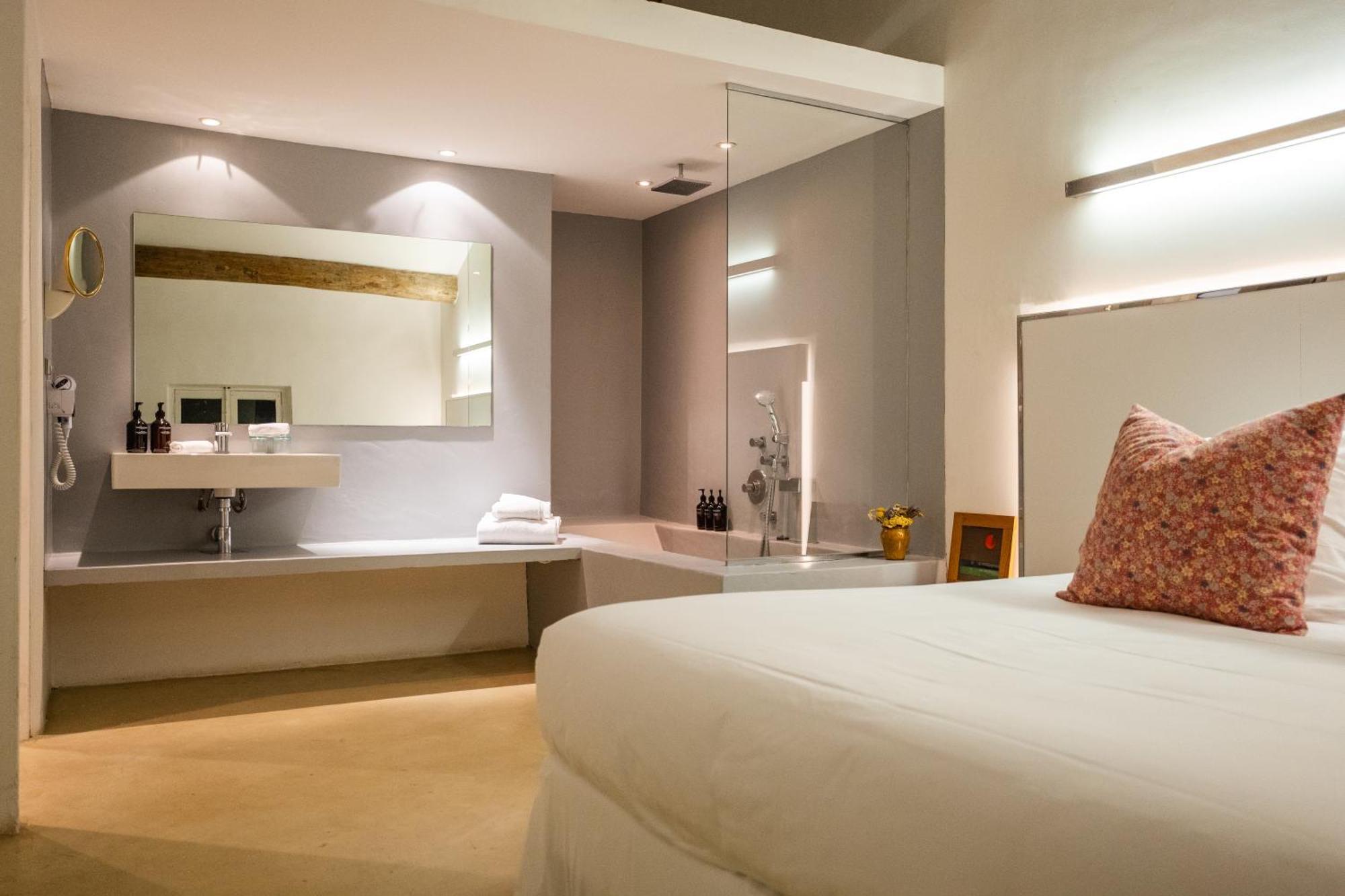 Le Galinier Lourmarin, A Beaumier Guesthouse Buitenkant foto