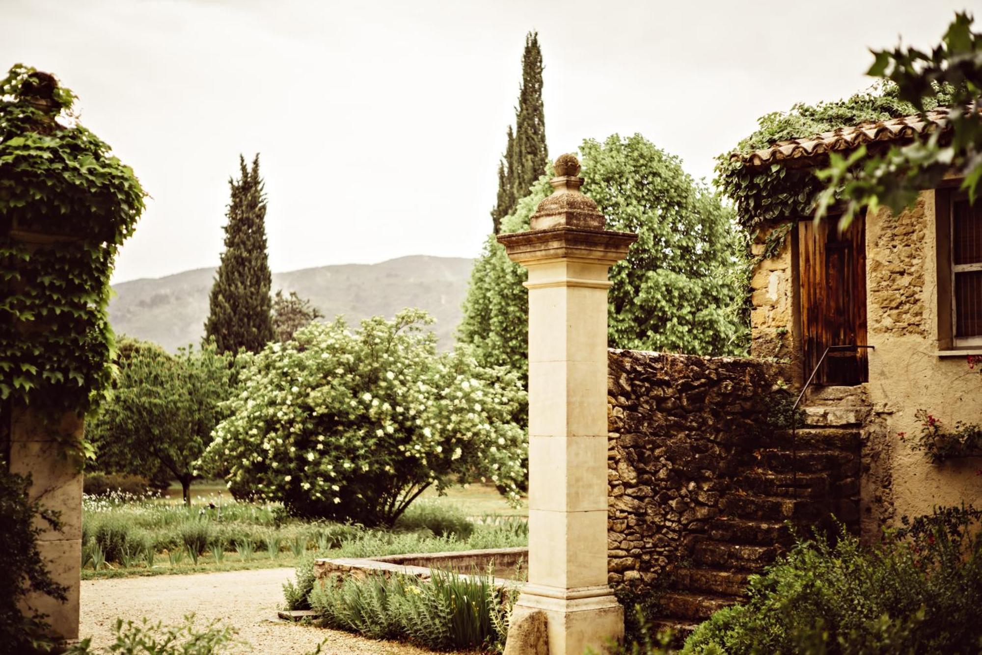 Le Galinier Lourmarin, A Beaumier Guesthouse Buitenkant foto