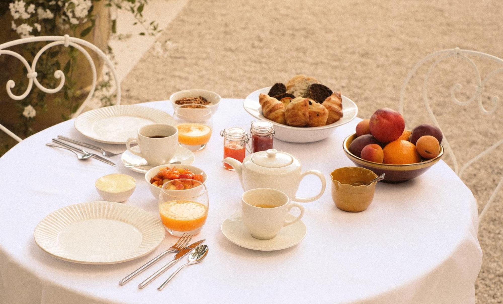 Le Galinier Lourmarin, A Beaumier Guesthouse Buitenkant foto